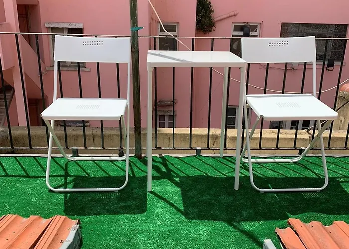 Cozy Attic In The Center Lisbona